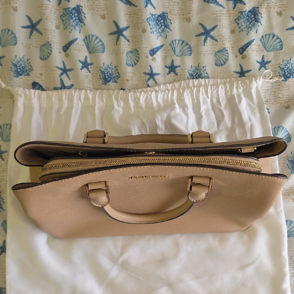 Michael Kors Savannah Large Satchel - Picture 7 of 15